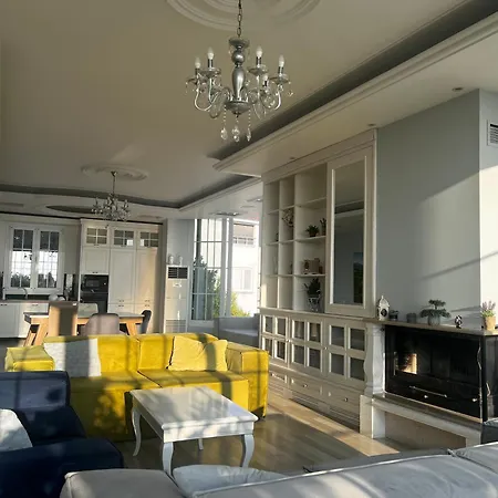 Kamila Villa Tirana